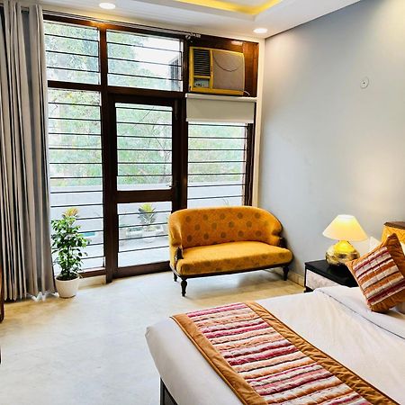 Grove Residency Hauz Khas New Delhi Couple Friendly Hotel Exterior photo