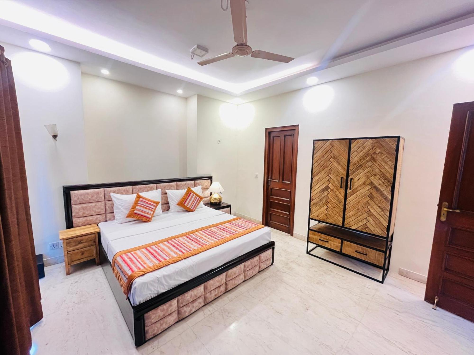 Grove Residency Hauz Khas New Delhi Couple Friendly Hotel Exterior photo