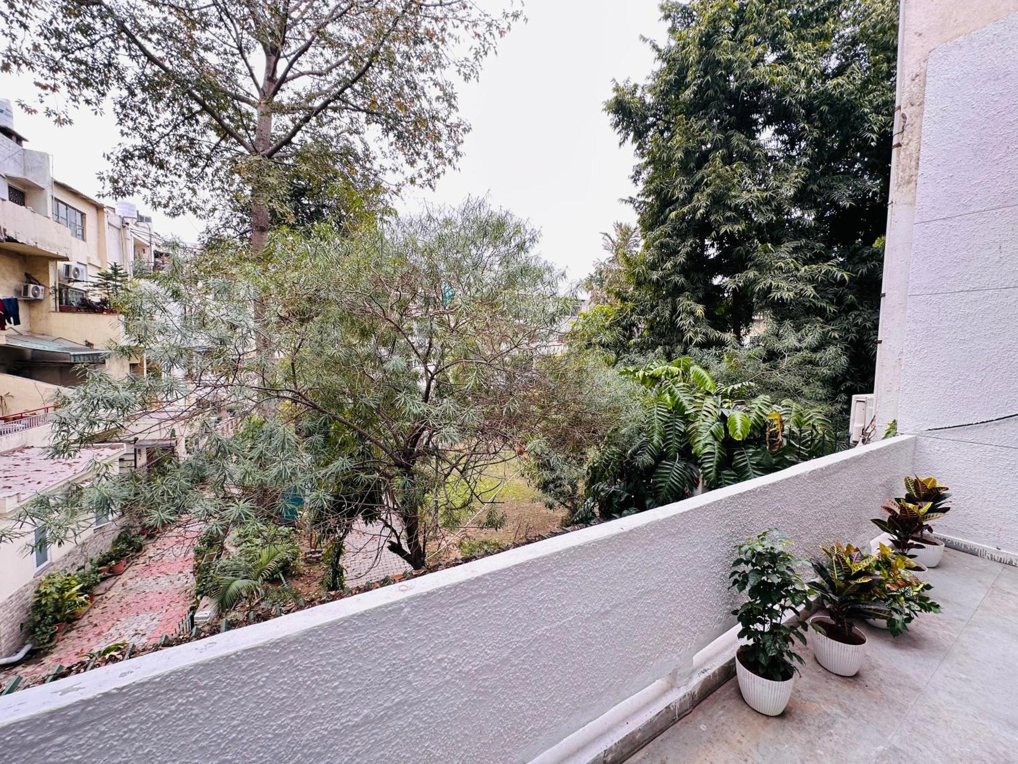 Grove Residency Hauz Khas New Delhi Couple Friendly Hotel Exterior photo